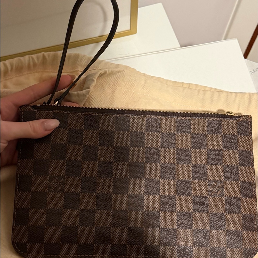 Louis Vuitton Monogram Neverfull Pouch MM with Wristlet Strap